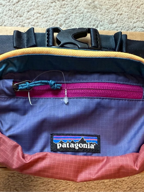 Patagonia Handbags - Patagonia Ultralight Black Hole Hip Pack